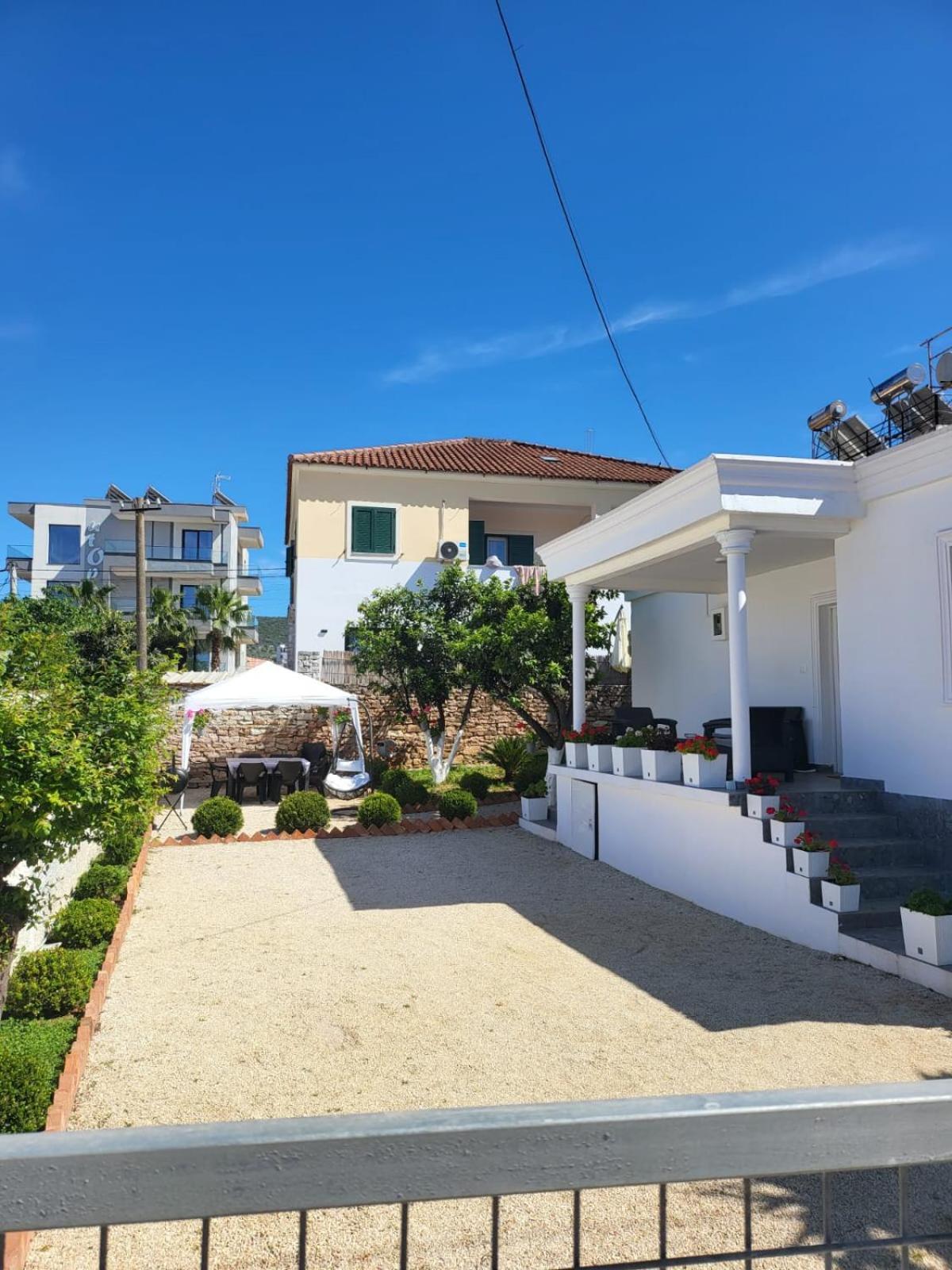Vila Ademi Ksamil Exteriér fotografie
